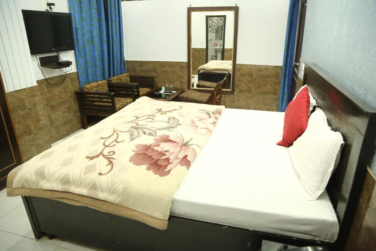 Hotel Diamond Palace Chandīgarh Esterno foto