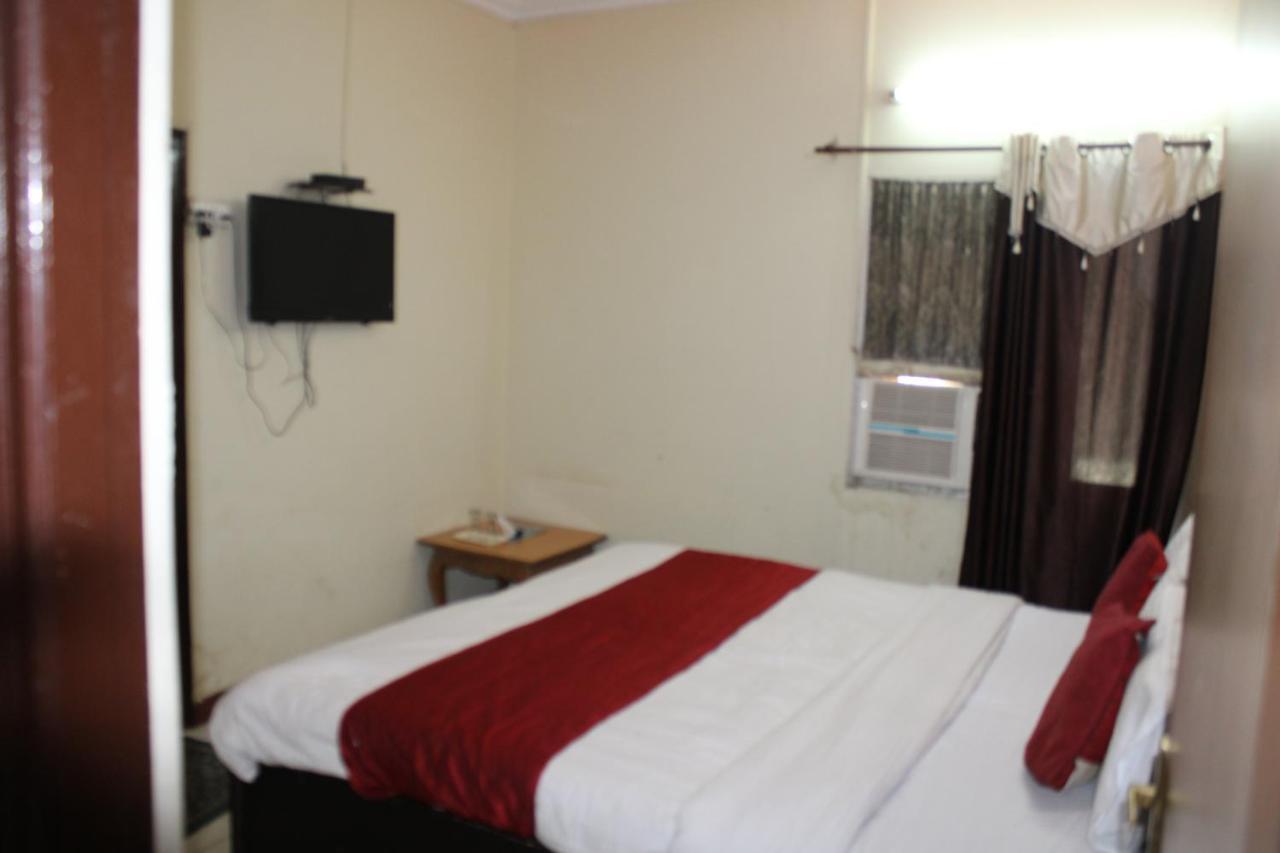Hotel Diamond Palace Chandīgarh Esterno foto